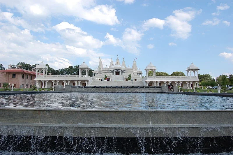 800px-BAPS_Shri_Swaminarayan_Mandir_Atlanta_082209_3.webp