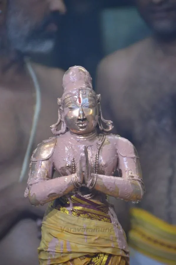 Sri Poigai Azwar, Santhana Kappu Sevai, Thiruvekka.webp