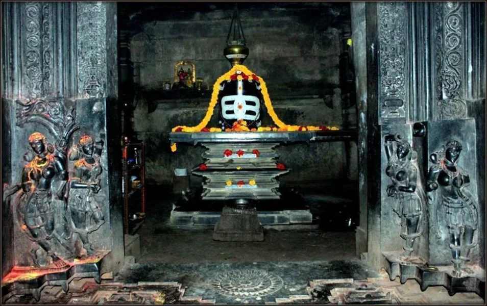 Shivling, Ramappa Temple, ‎Warangal‬, Telangana.webp