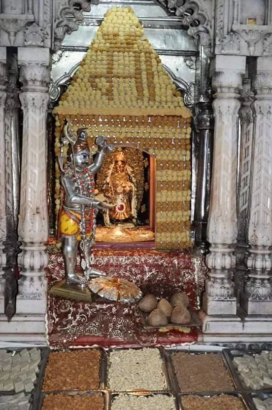 Kasi Sri AnnaPoorani (Laddu Alankaram).webp