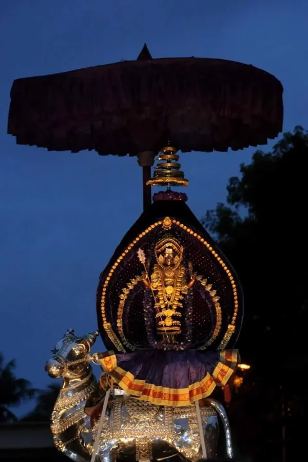 Yazhpanam Nallur Kandaswamy Temple.webp