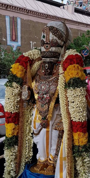 Kodai utsavam sathumorai sri parthasarathy swami purapadu.jpg