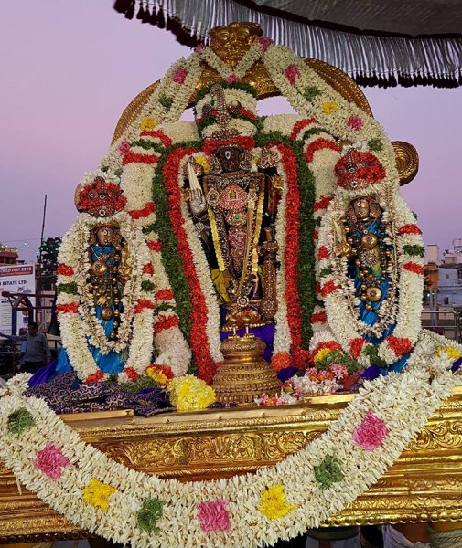 Errapathu sathumorai sri parthasarathy purapadu 2018.jpg